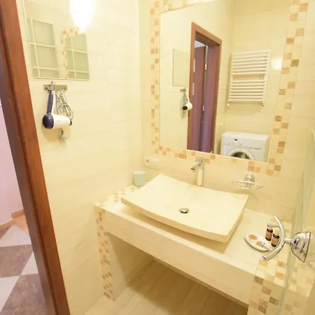 Elegant Old Town Iii Apartment