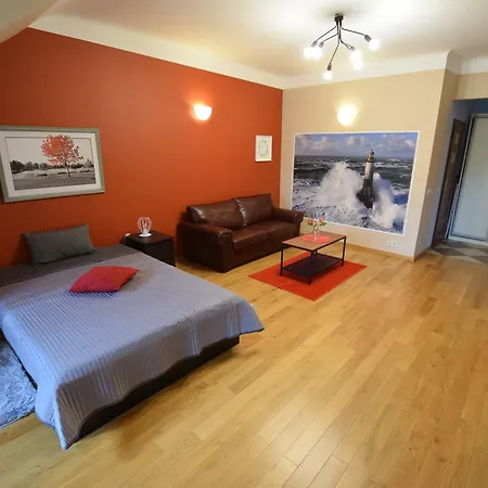 Elegant Old Town Iii Apartment